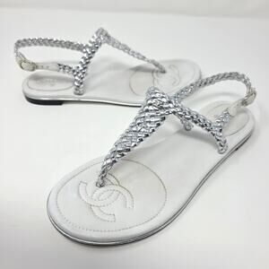 Chanel Thong Silver Leather Logo Sandals T Strap Day White 37.5 US 7